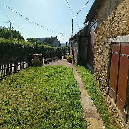 Prázdninový dům Notre Refuge A Montbroux Roussines